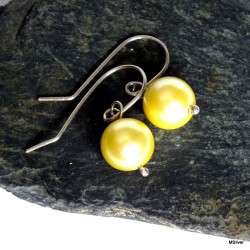133. Kolczyki żółtą perłą "Majorka"