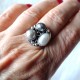230. Srebrny pierścionek z perłami