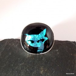 18. Srebrny pierścionek z głową kota