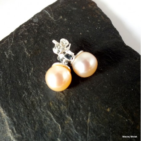 363. Kolczyki srebrne z łososiową perełką