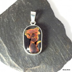 415. Srebrny wisiorek ze szkłem-kot