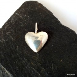 418. Srebrny wisiorek -serduszko